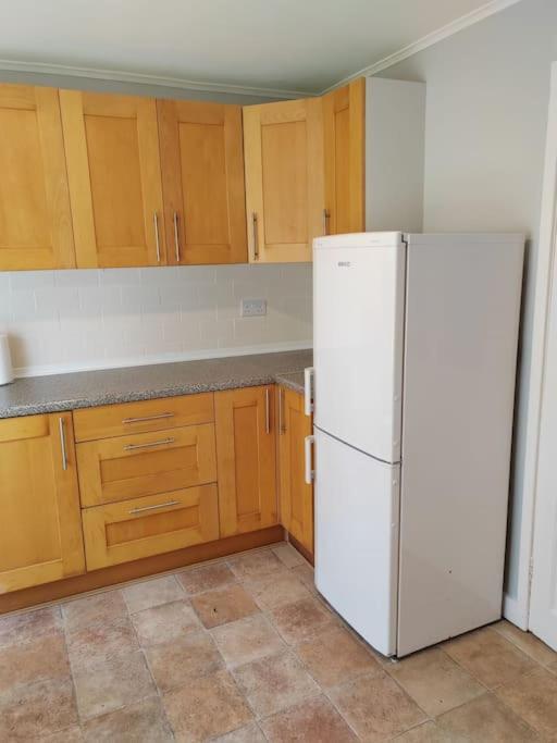 Cosy Brighouse 3 Bed House-Great For Contractors公寓 外观 照片