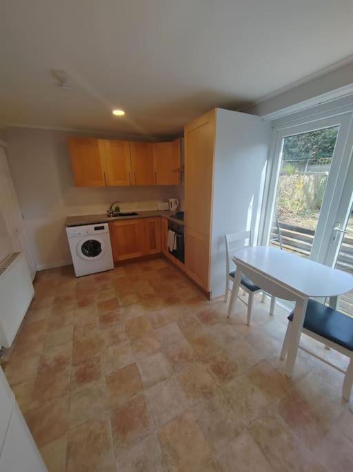 Cosy Brighouse 3 Bed House-Great For Contractors公寓 外观 照片